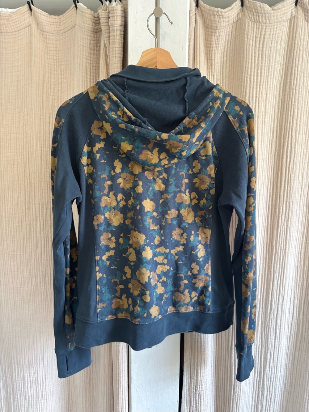 Kuhl 100% Organic Cotton Hoodie- Medium - Picture 5 of 9